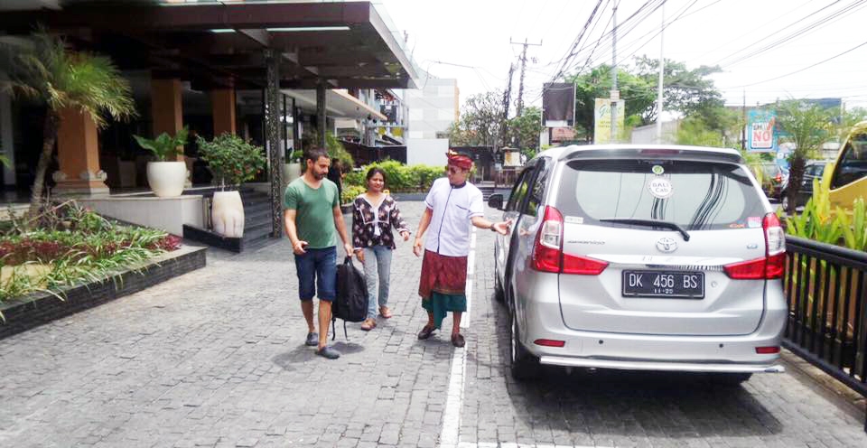 Taxi from Denpasar Air Port To Amed
