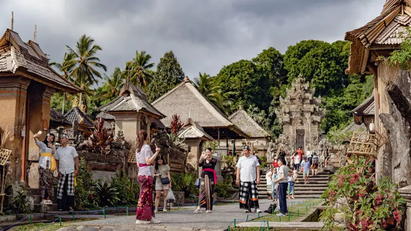 Persyaratan Menjadi Tour Guide di Bali