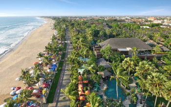 Sewa Mobil dengan Sopir di Legian