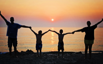 liburan keluarga ke bali pakai paket atau sendiri